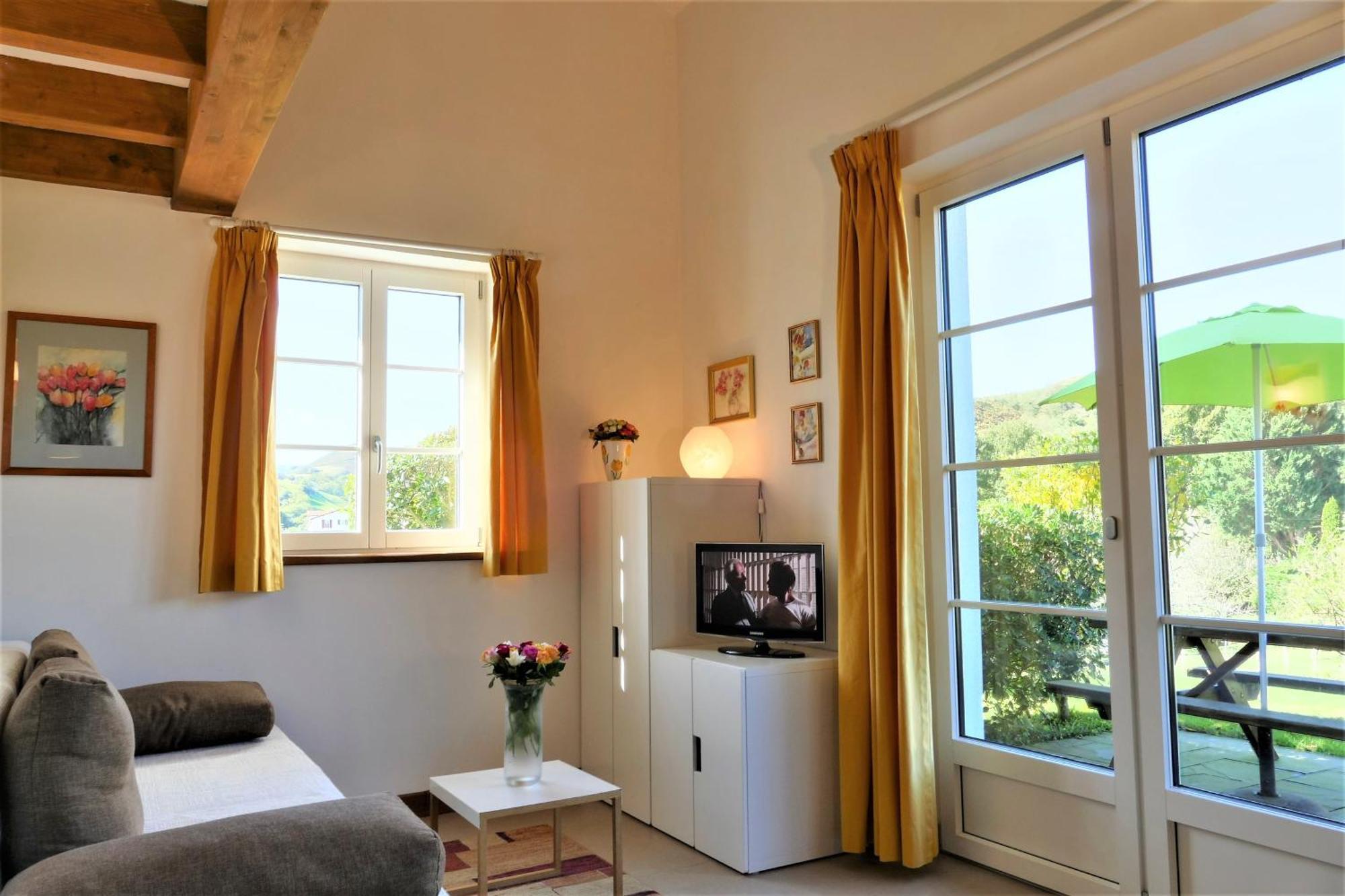 Baskoparadis I Eco-Gites I Calme I Vue I Anes I Jardin I Montagne I Nature Louhossoa 객실 사진