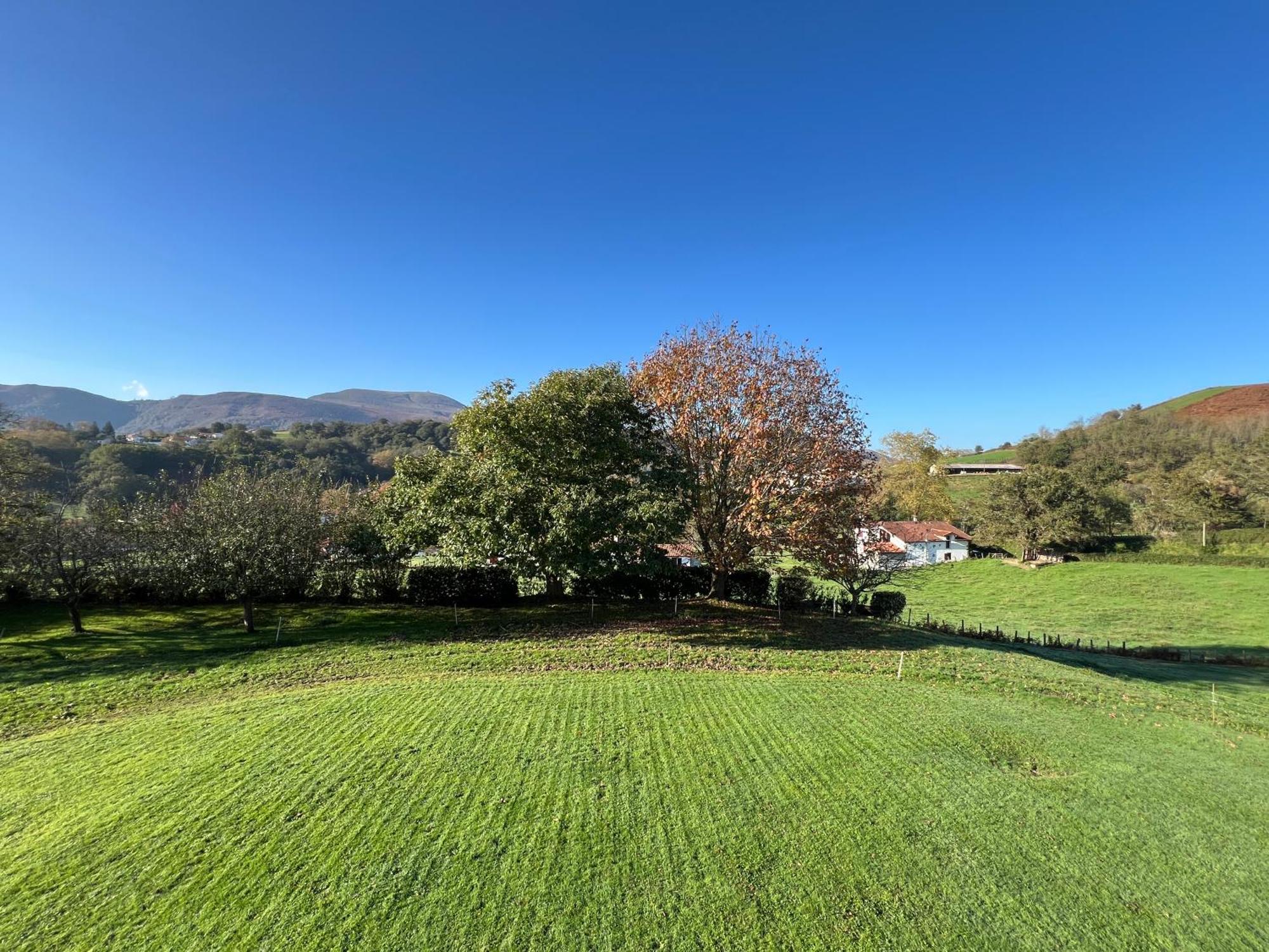 Baskoparadis I Eco-Gites I Calme I Vue I Anes I Jardin I Montagne I Nature Louhossoa 객실 사진